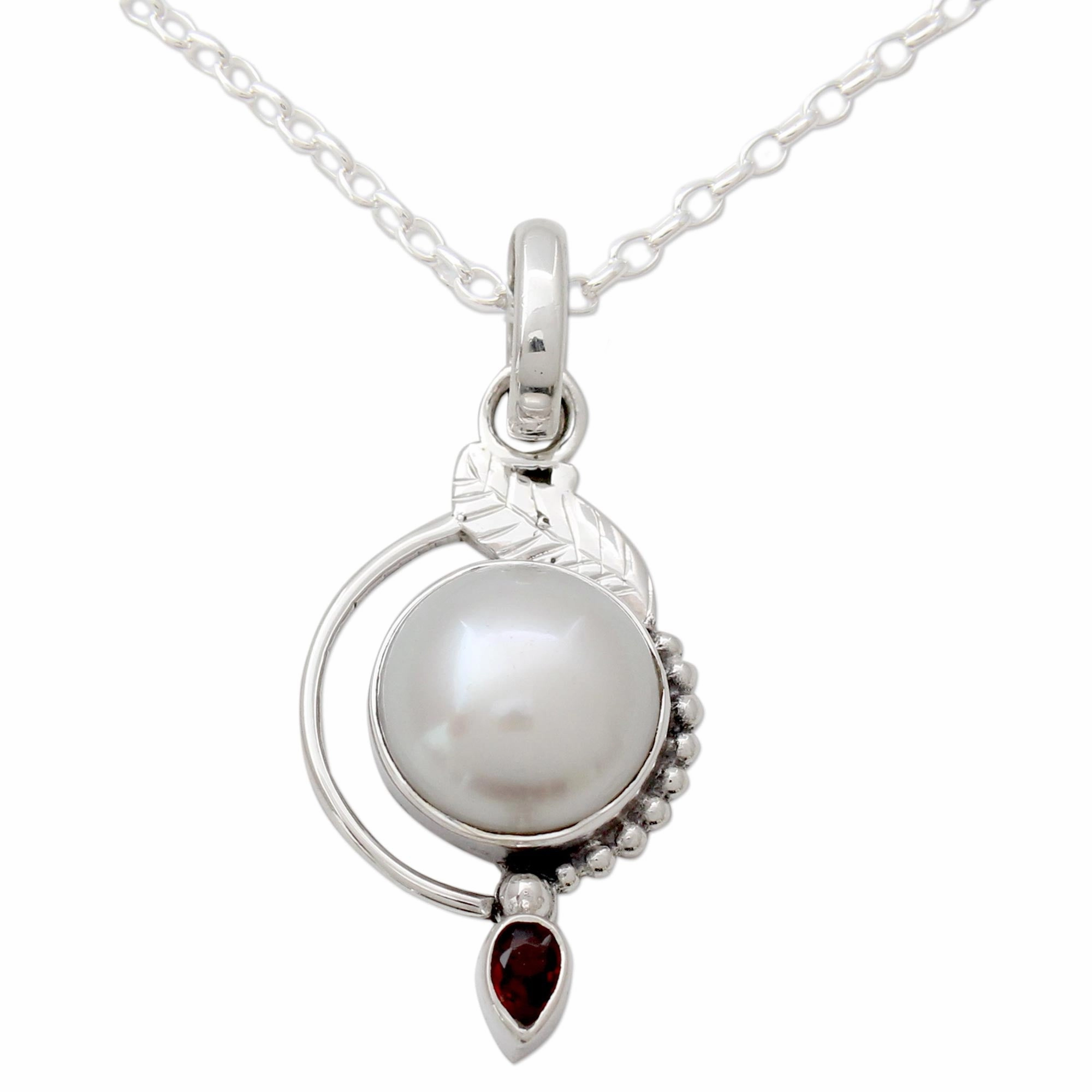 Sublime Romance Leaf Theme Silver and Cultured Pearl Necklace with Garnet