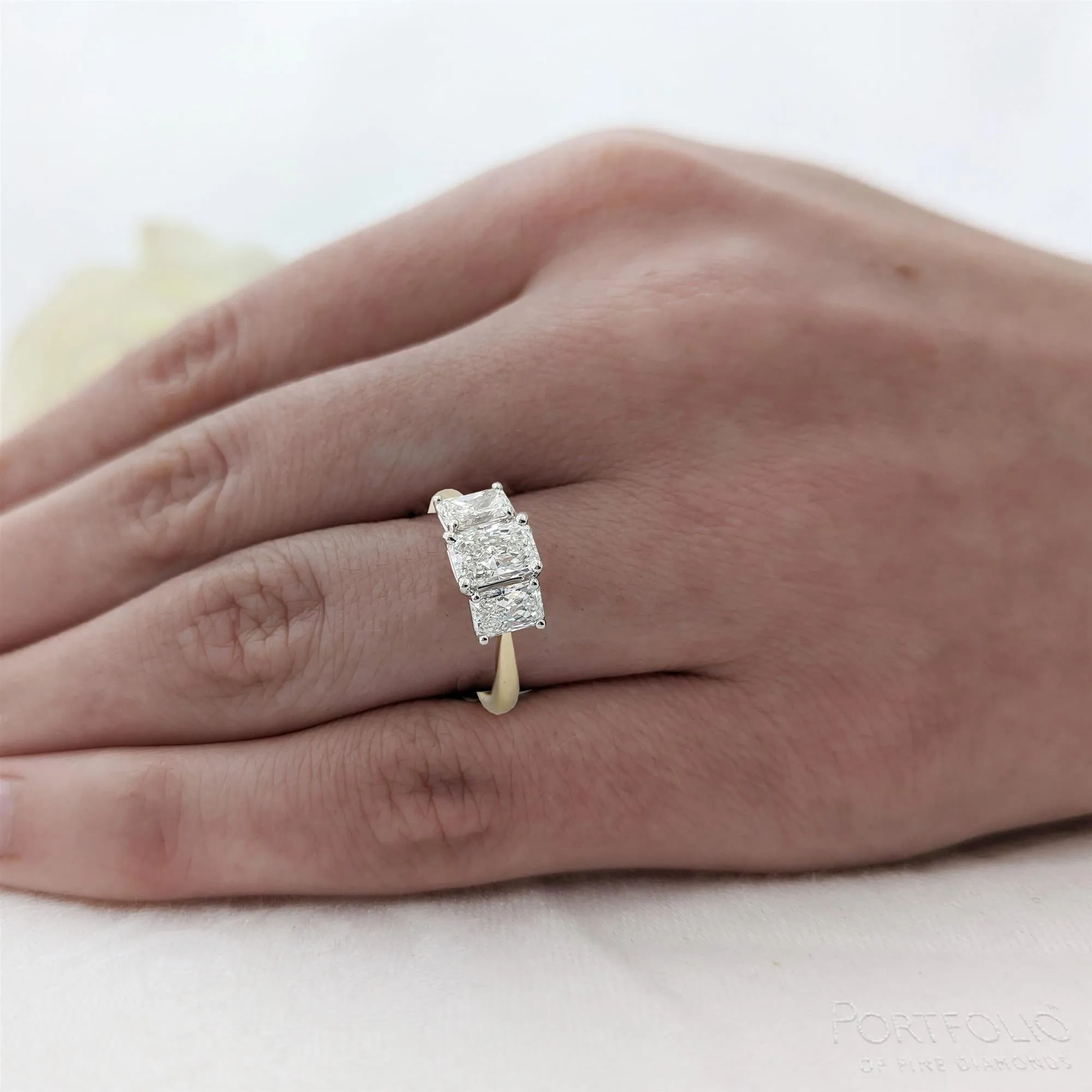 Three Stone 0.90ct G VS1 Diamond Yellow Gold/Platinum Ring