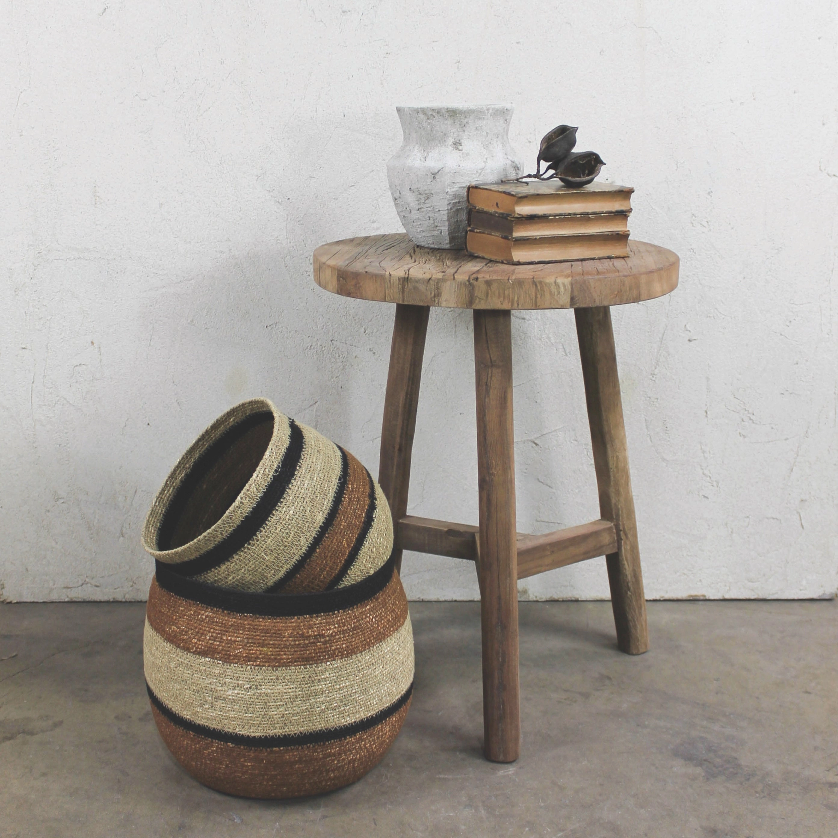 Toullon Vase, White Cement - Sm