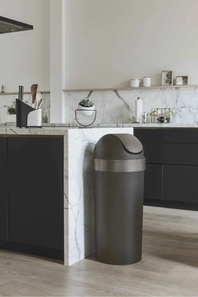 Venti Plastic 16 Gallon Swing Top Trash Can Finish-Pewter