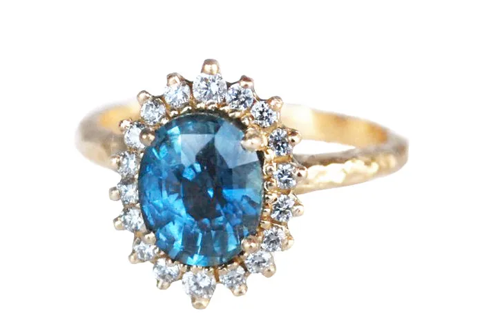 Vintage Rosetta w/2.02ct Teal Sapphire