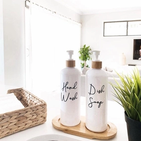 White Plastic Pump Bottles with Bamboo Tray - 500ml Figurines,Decorative Ornaments