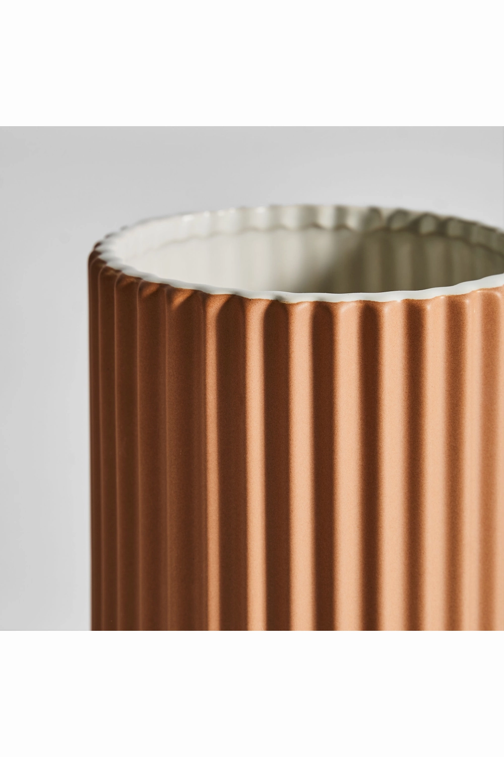 White Stone Fluted Vase | Vical Home Pliss
