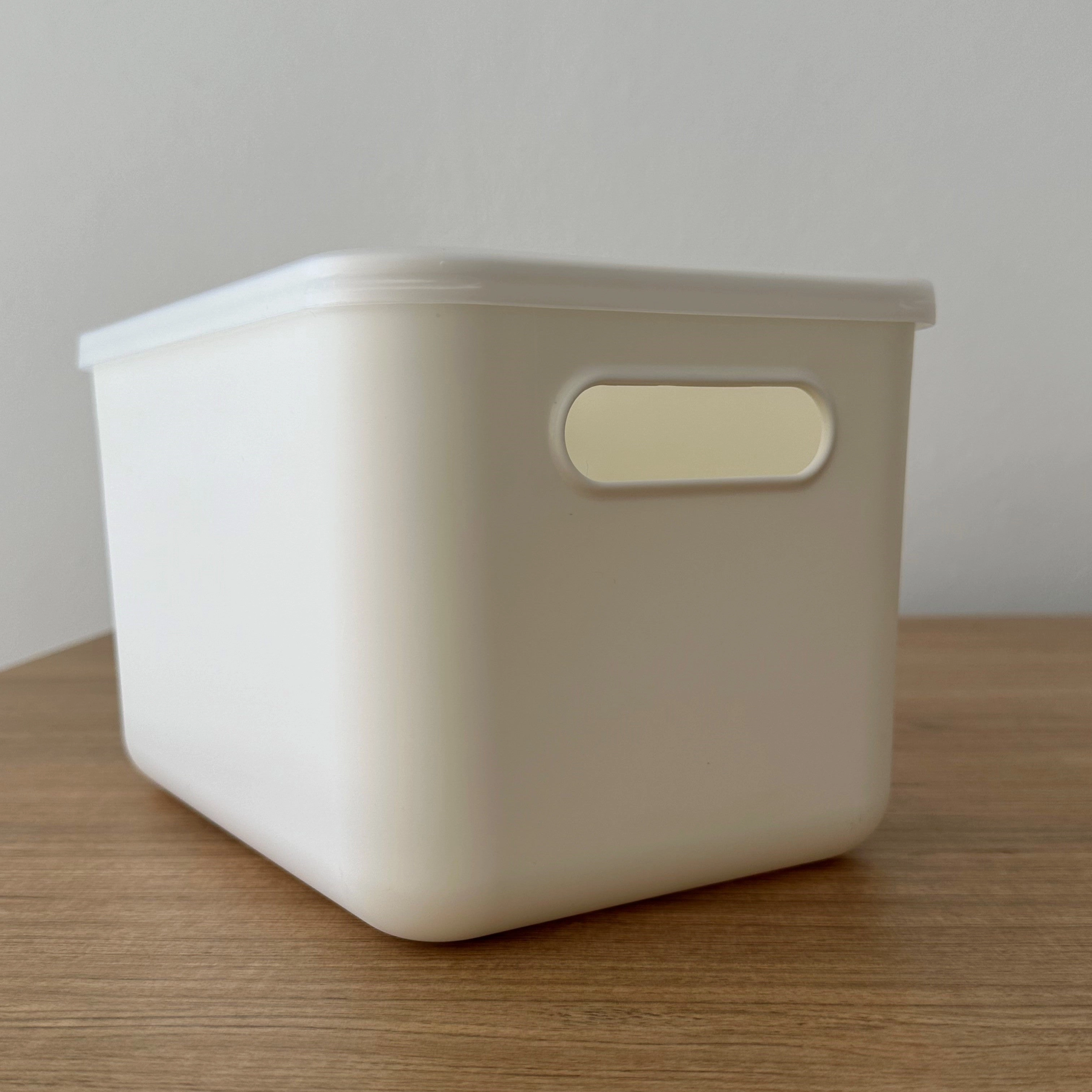 White Storage Container with Plastic Lid - 12 Pack