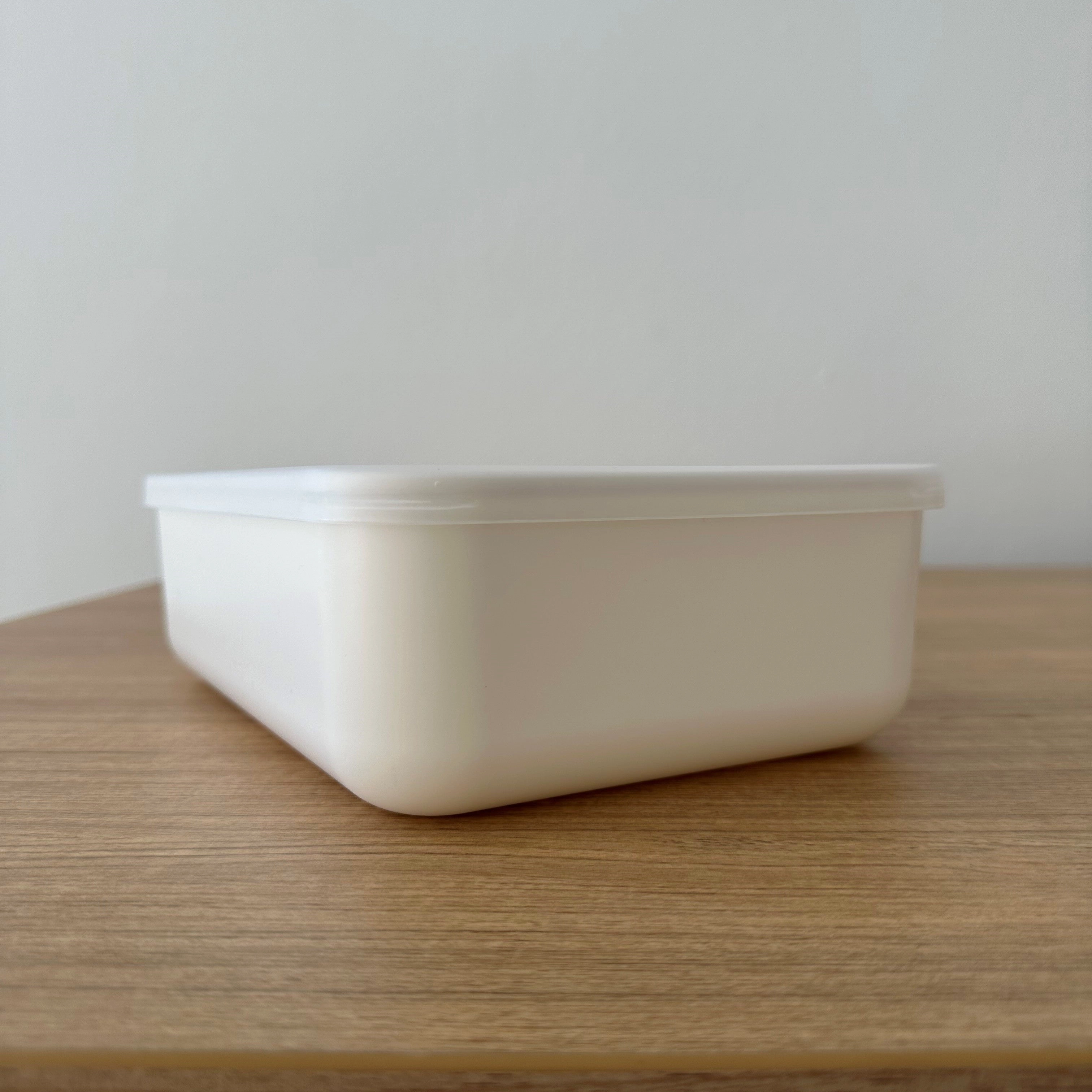 White Storage Container with Plastic Lid - 12 Pack